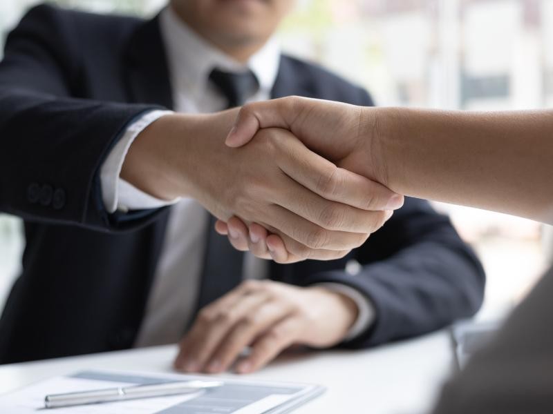 Contratar ou não contratar: eis a questão